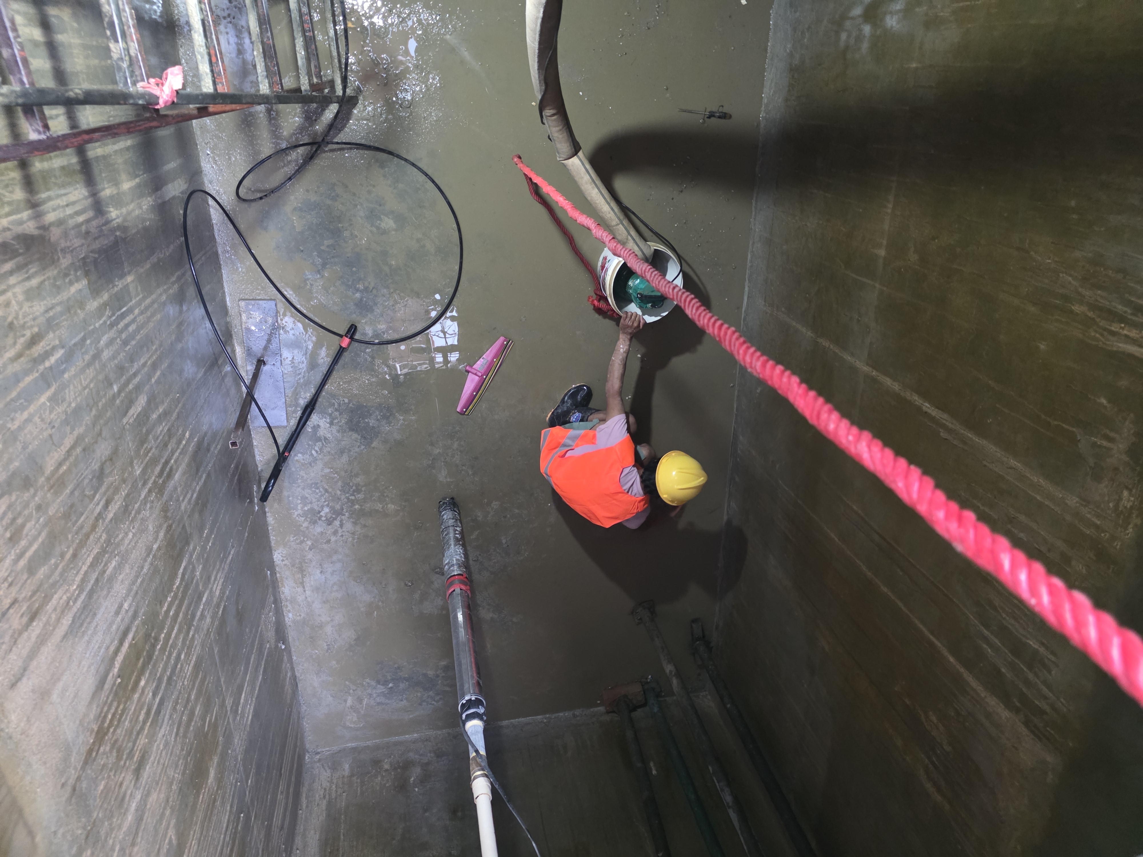 Water Tank Cleaning 3